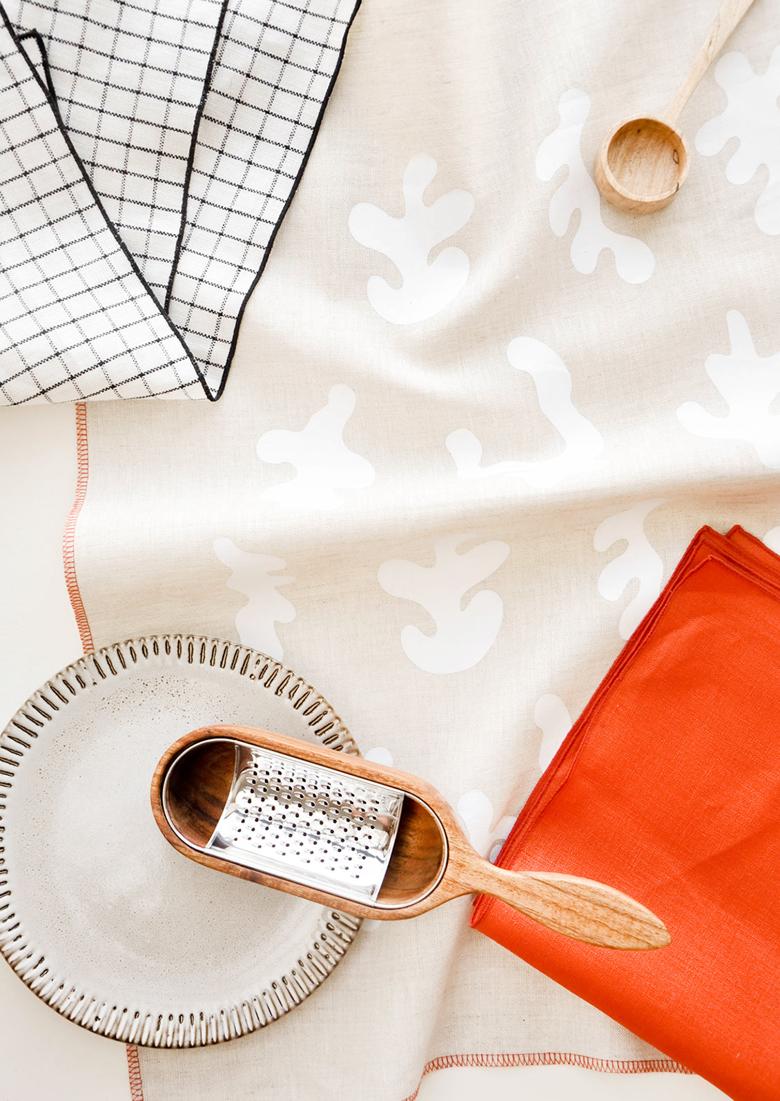 Assorted Kitchen Textiles & Ceramics.