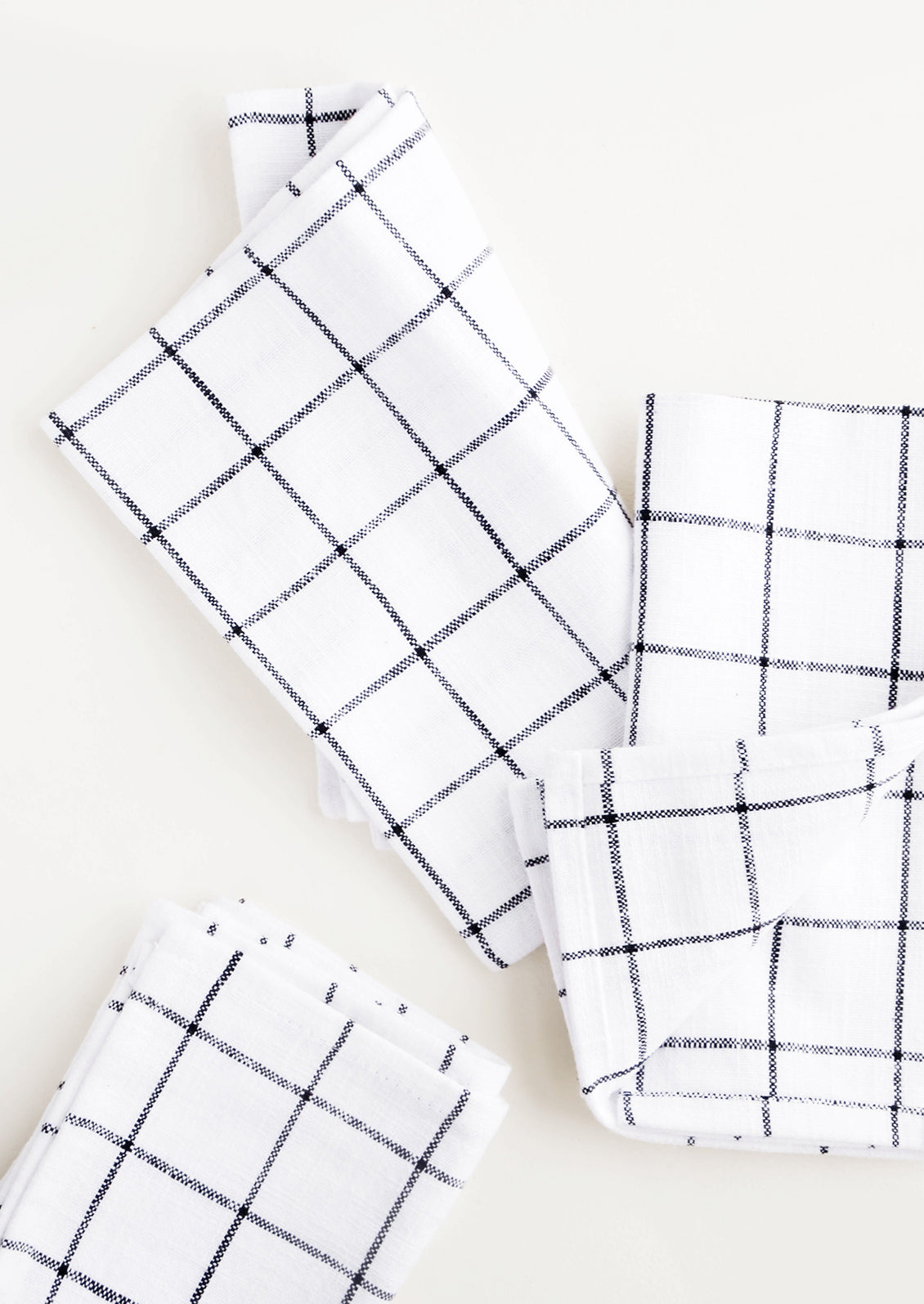 Cloth cotton napkins in white with charcoal grid print