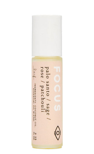 Mood Aromatherapy Roller in Focus - LEIF